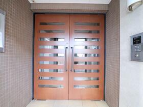 2/2 エントランス