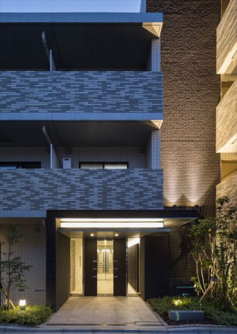 20/27 エントランス