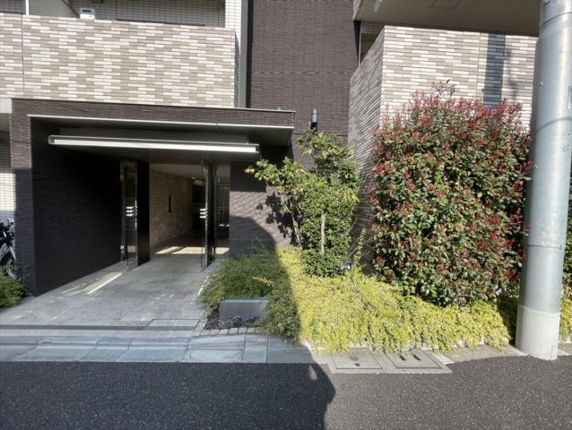 27/27 エントランス