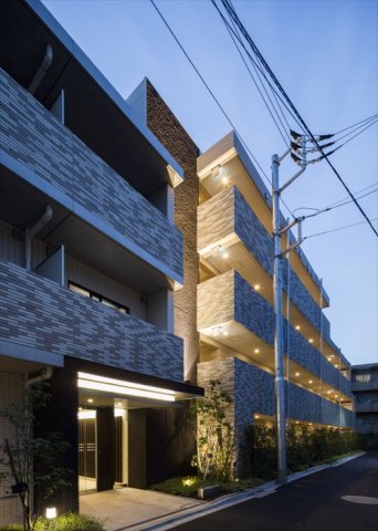 22/27 エントランス