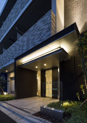 25/27 エントランス