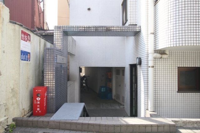 19/24 エントランス