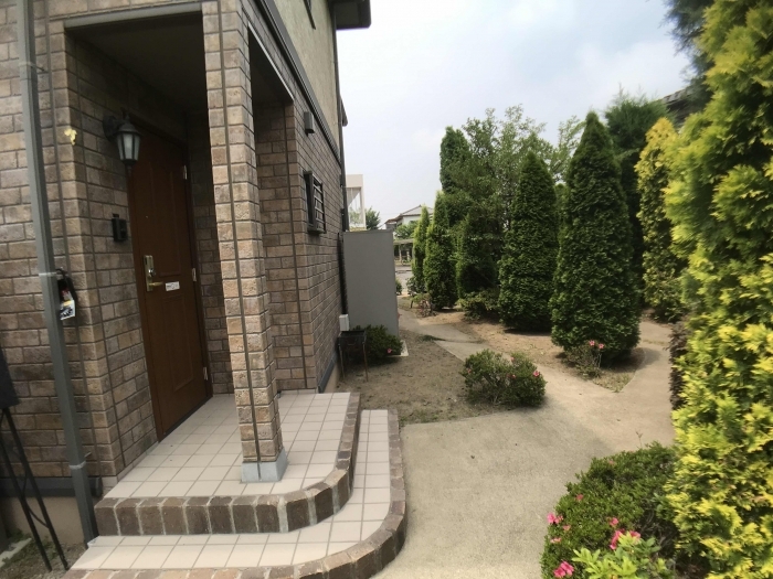 18/27 エントランス