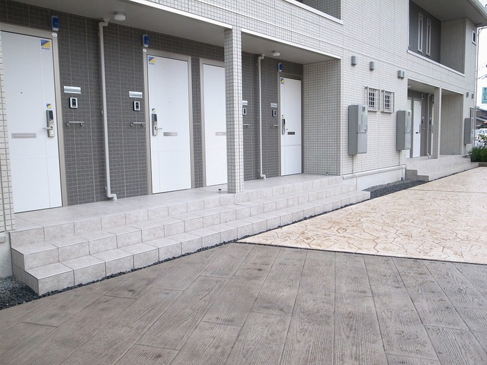 16/19 エントランス