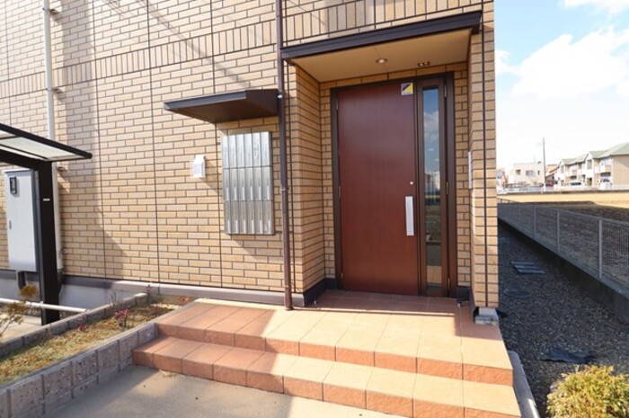 17/26 エントランス