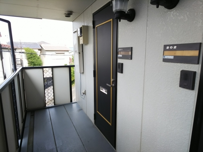 19/30 エントランス