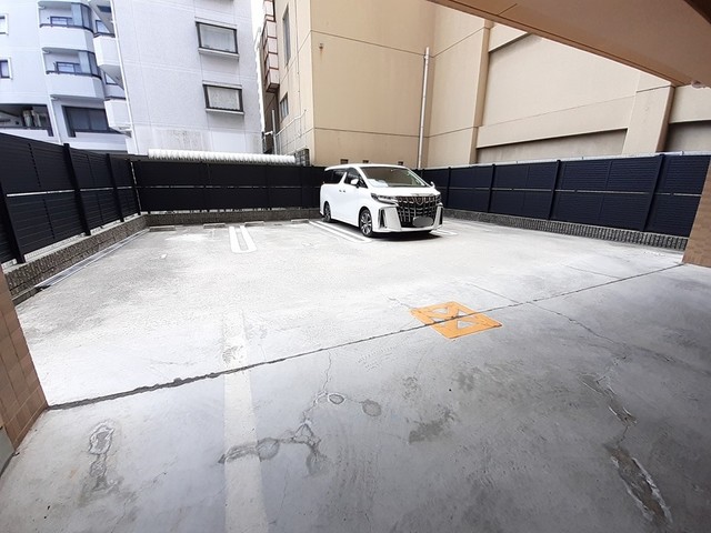 14/20 駐車場