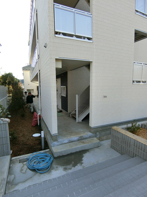 21/26 エントランス