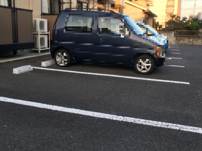 19/28 駐車場