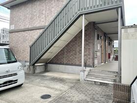 16/16 エントランス