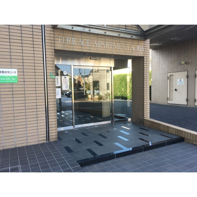 3/3 エントランス