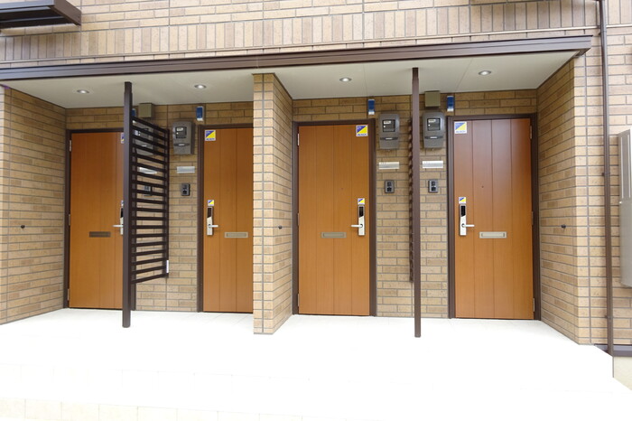 18/19 エントランス