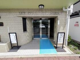 16/16 エントランス