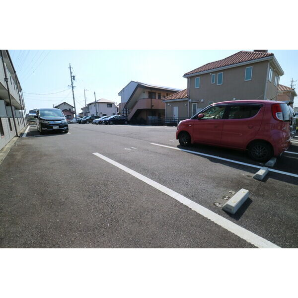 18/20 駐車場
