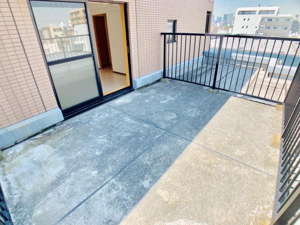 22/27 バルコニー