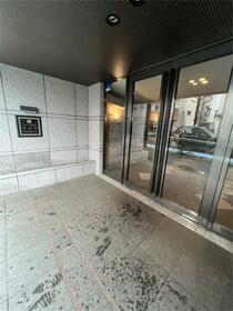 16/19 エントランス