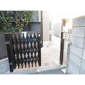 16/17 エントランス