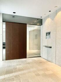 15/15 エントランス