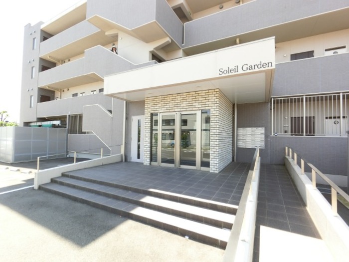 19/28 エントランス