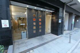 16/16 エントランス