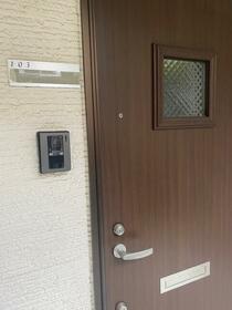 16/16 エントランス