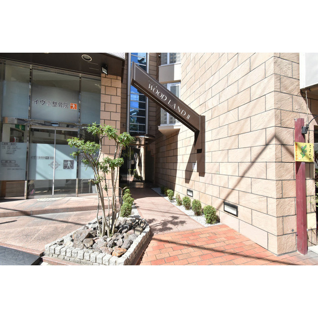 21/28 エントランス