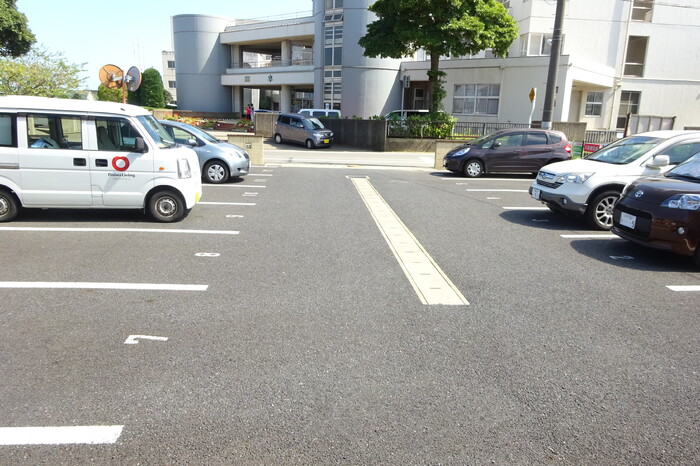 3/3 駐車場