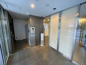 16/16 エントランス