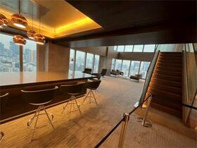 16/23 エントランス