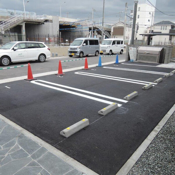 14/17 駐車場