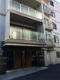 16/16 エントランス