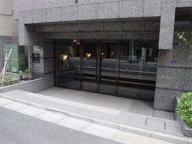 16/16 エントランス