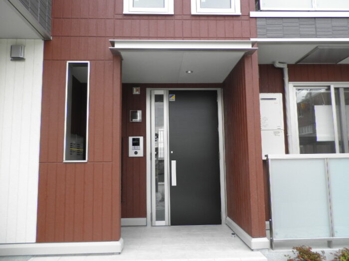 18/21 エントランス