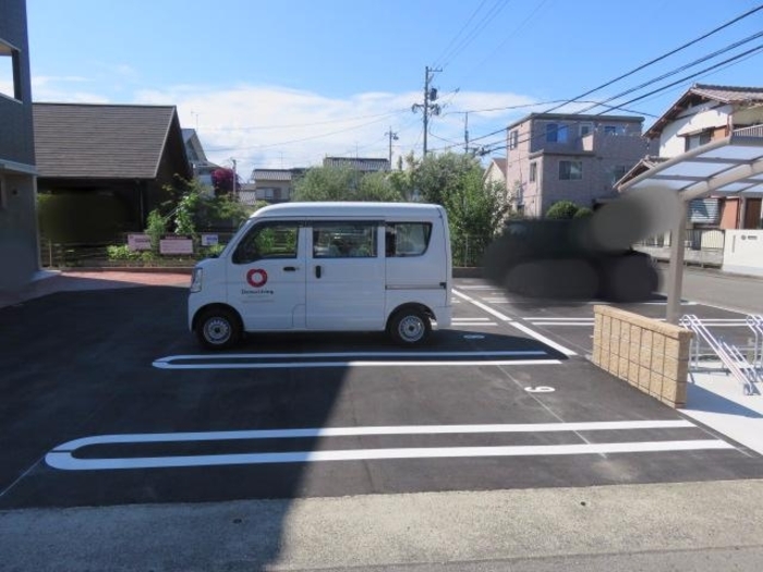 16/17 駐車場