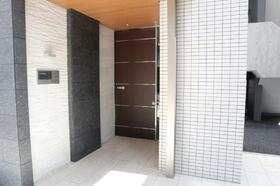 2/2 エントランス