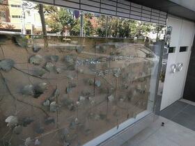 16/16 エントランス