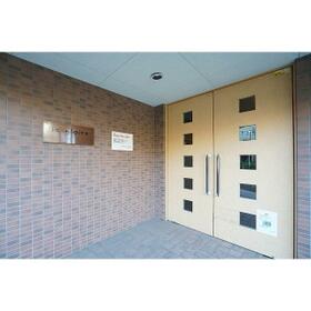 16/21 エントランス