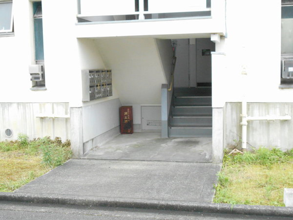 2/3 エントランス