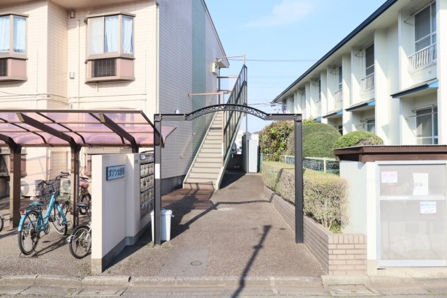 25/30 エントランス