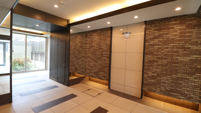 20/20 エントランス