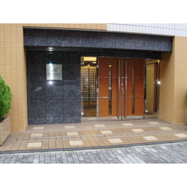 19/30 エントランス