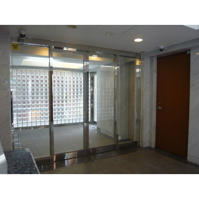 20/30 エントランス