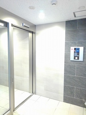 14/20 エントランス