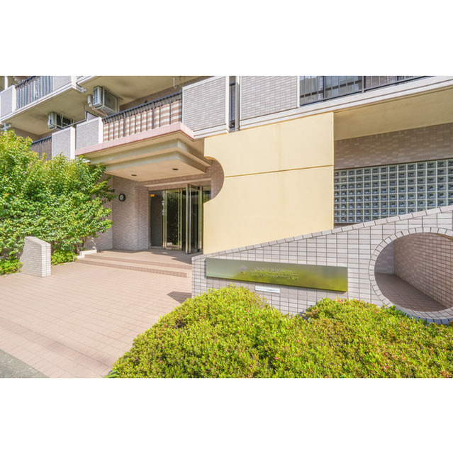 18/29 エントランス