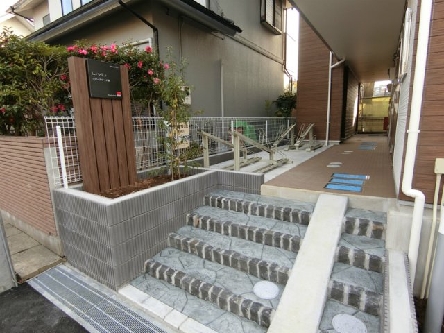 17/30 エントランス