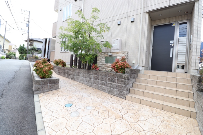 16/16 エントランス