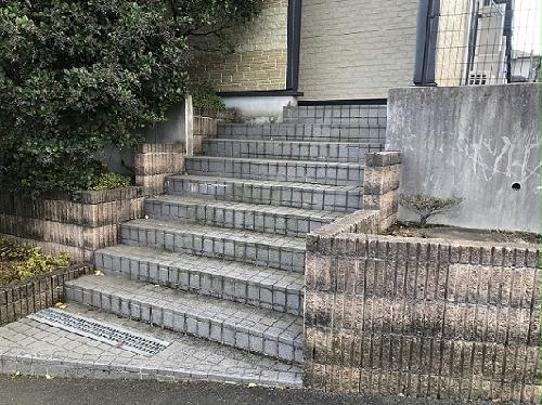13/19 エントランス
