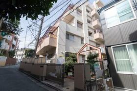 16/16 エントランス