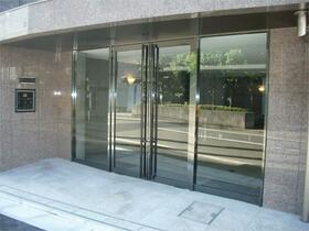 2/2 エントランス