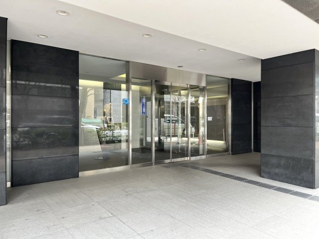 20/27 エントランス